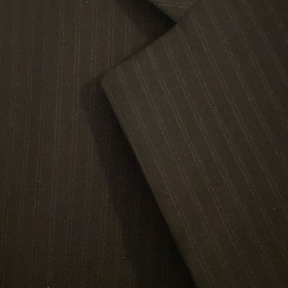 Hickey Freeman Grey 2 piece suit in great condition.  44 long and 36x 31 pant - Picture 4 of 7